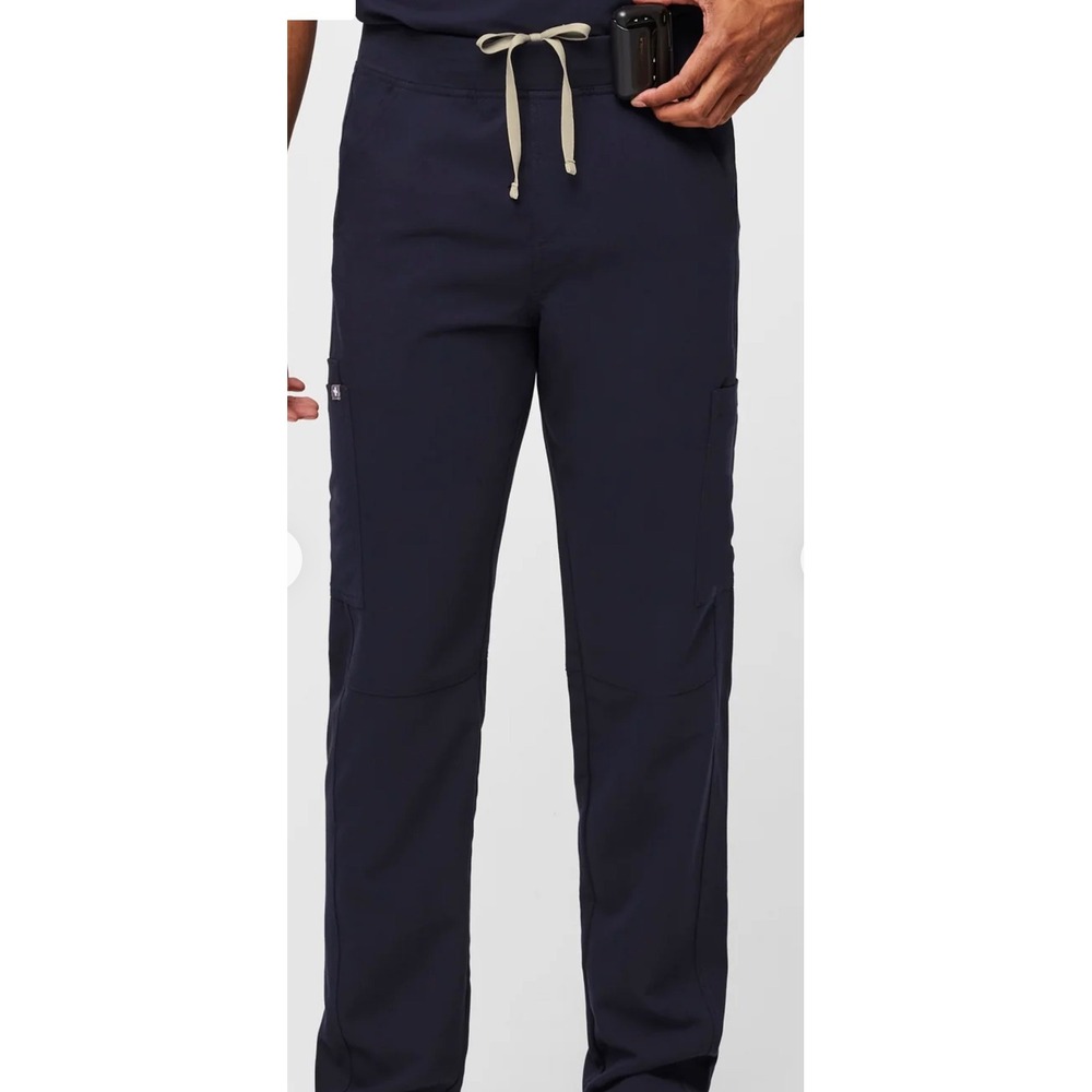 FIGS Mens Navy Blue Axim Cargo Scrub Pants Technical Collection Size L Short - Picture 1 of 4